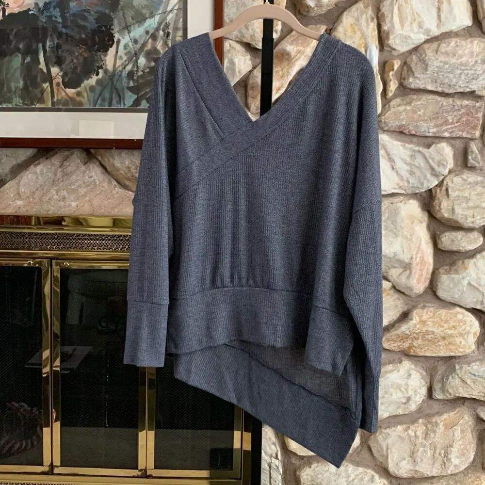 Stella dot women’s asymmetrical light weight sweater size L